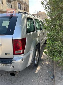 جیپ گراند شیرۆکی